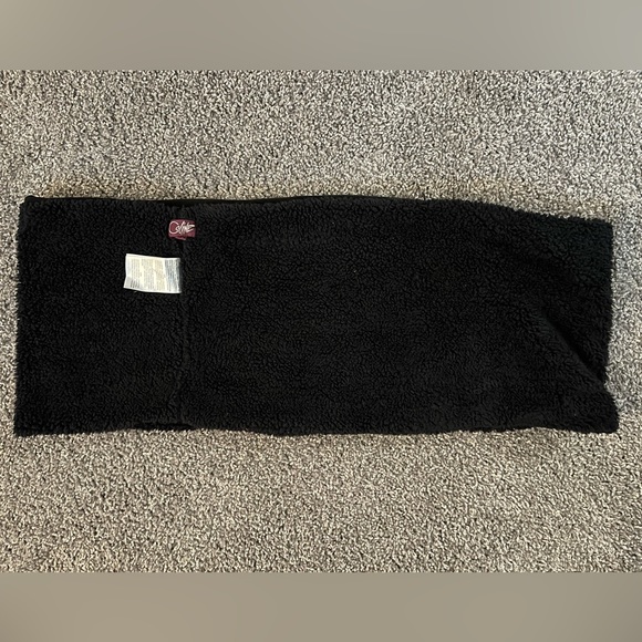 Black Fuzzy Scarf - Picture 4 of 4